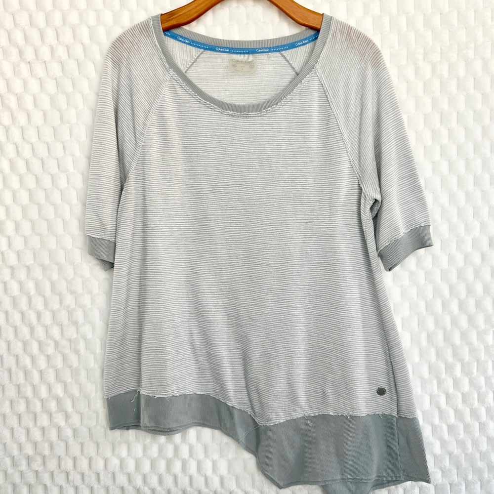 Calvin Klein Women's Activewear Top Size Large Gray White Striped Pullover